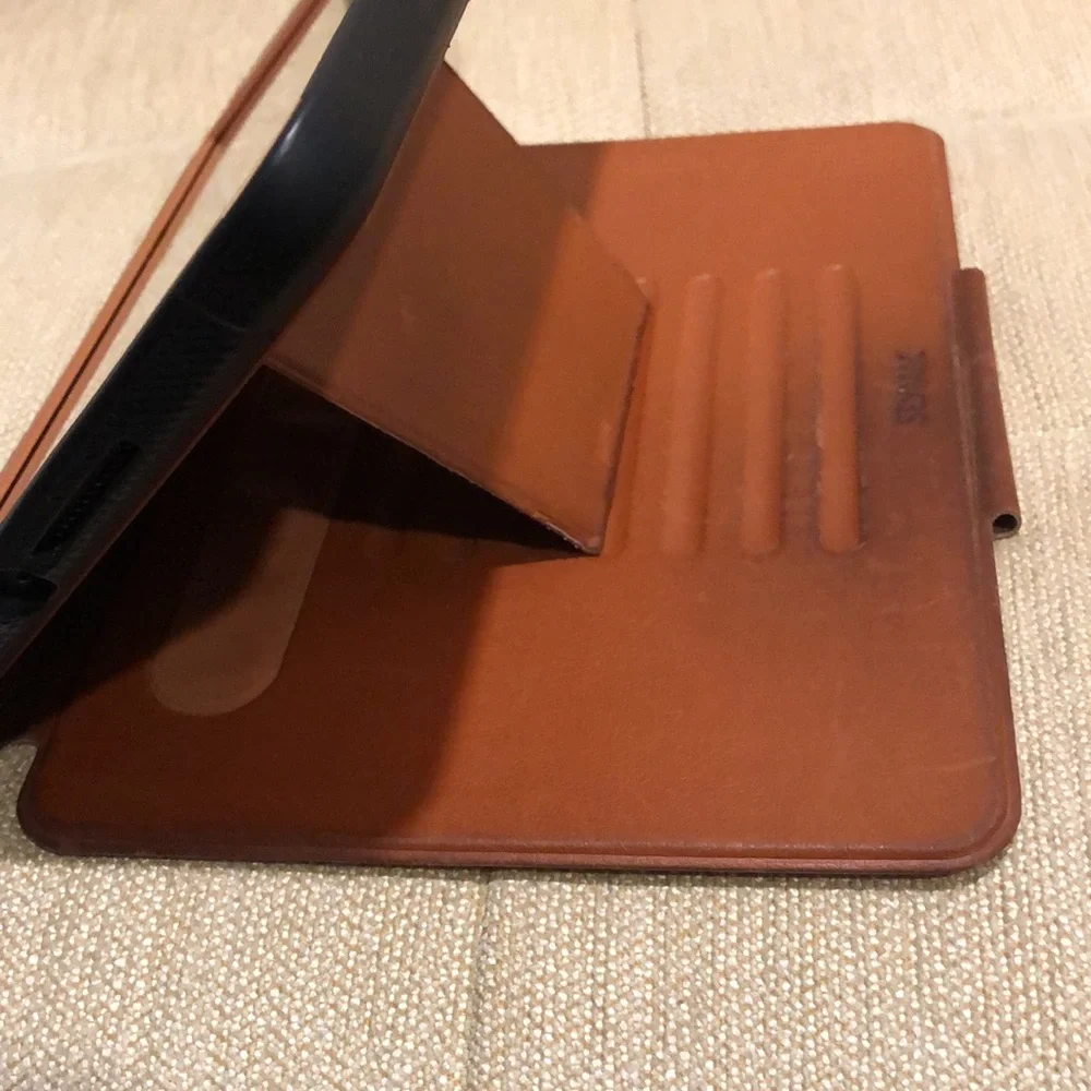 Seymac iPad leather adjustable height cover w/card slot & pen holder,used cognac